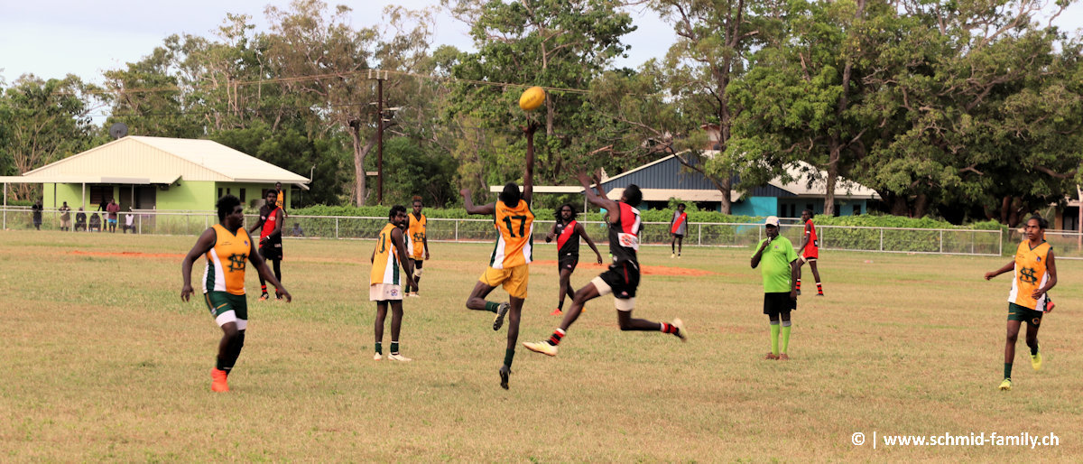 Football Galiwin'ku